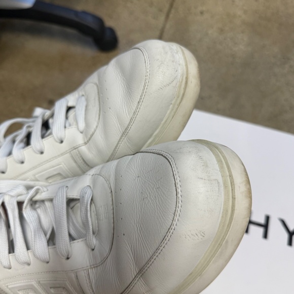 Givenchy 4G Logo Detailed Low-Top Sneakers White - Picture 9 of 10